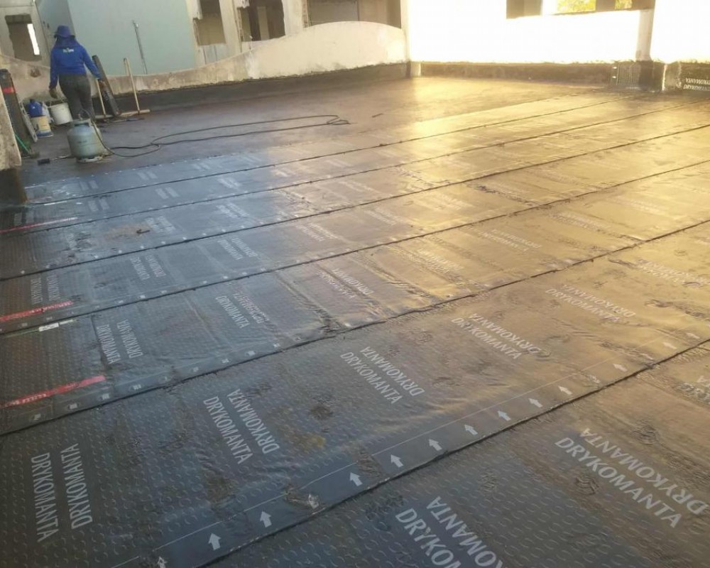 Imagem 16 da galeria Impermeabilização de laje com manta asfáltica 4mm,  prime base água e gás glp.  a