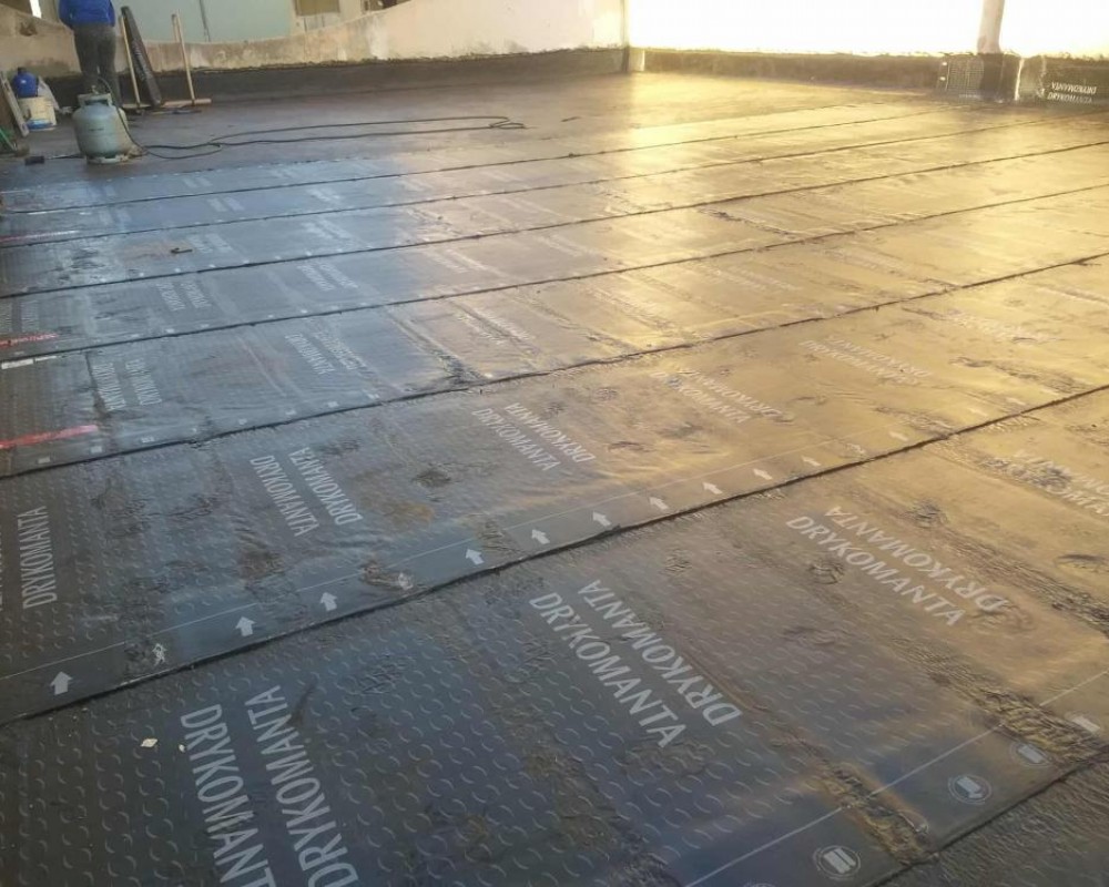 Imagem 14 da galeria Impermeabilização de laje com manta asfáltica 4mm,  prime base água e gás glp.  a