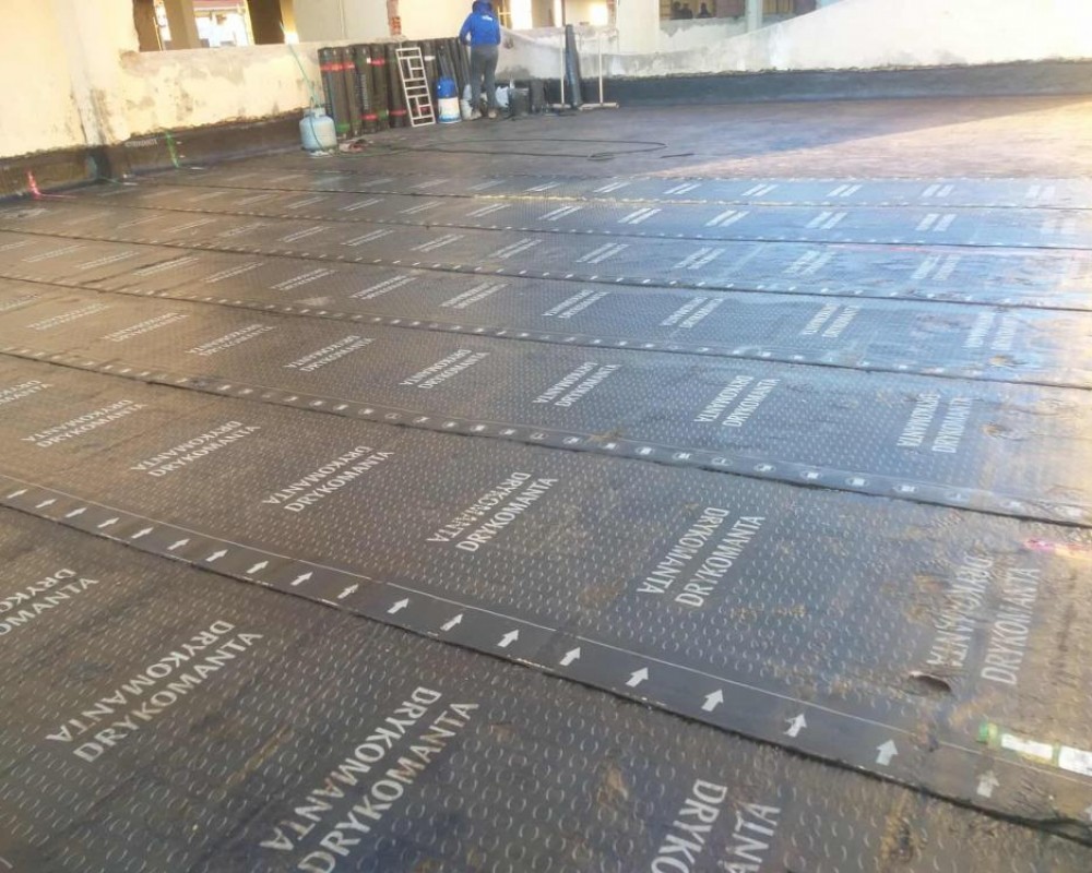 Imagem 13 da galeria Impermeabilização de laje com manta asfáltica 4mm,  prime base água e gás glp.  a