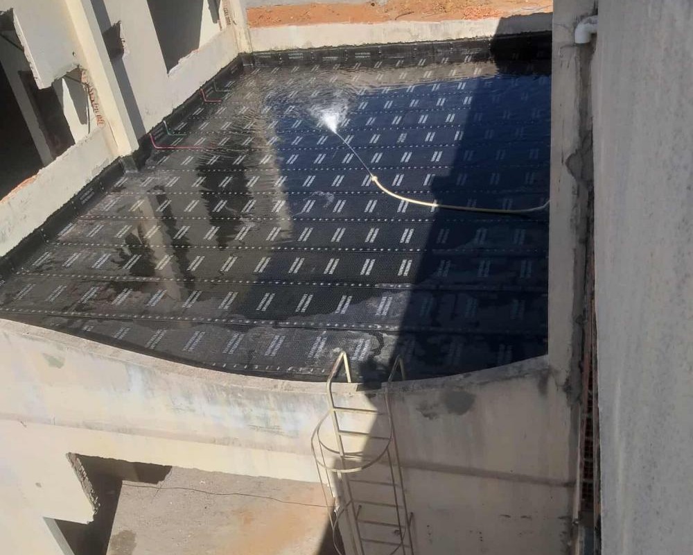 Imagem 32 da galeria Impermeabilização de laje com manta asfáltica 4mm,  prime base água e gás glp.  a