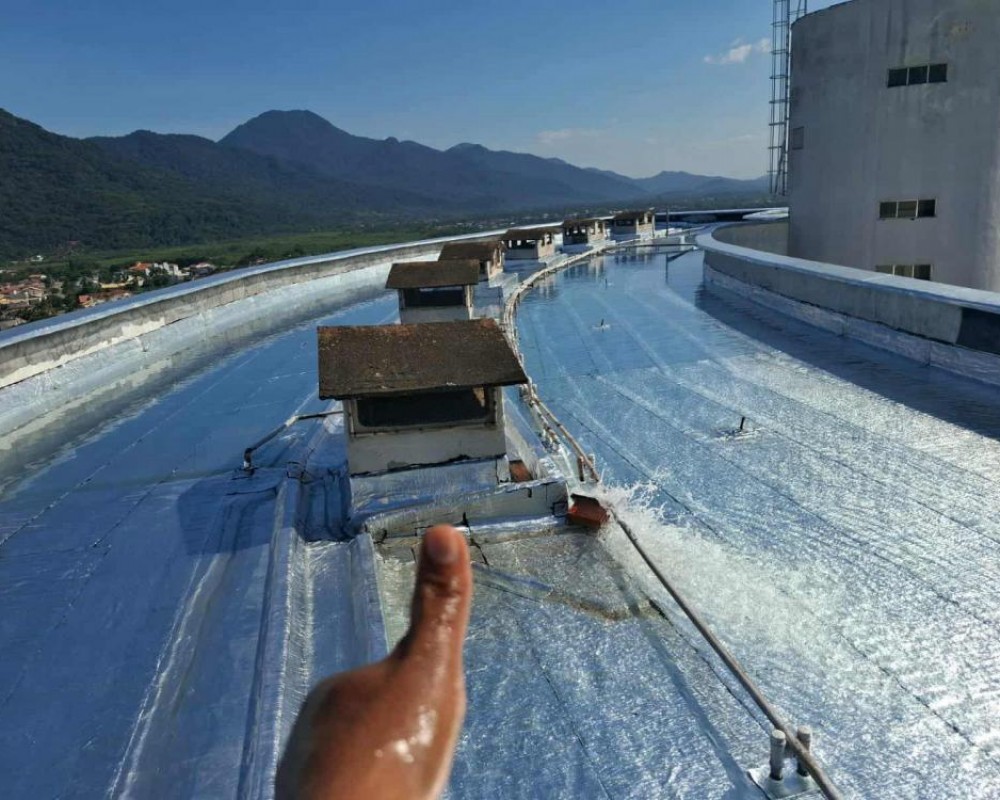Imagem 24 da galeria Impermeabilização de laje exposta com manta asfáltica aluminada.