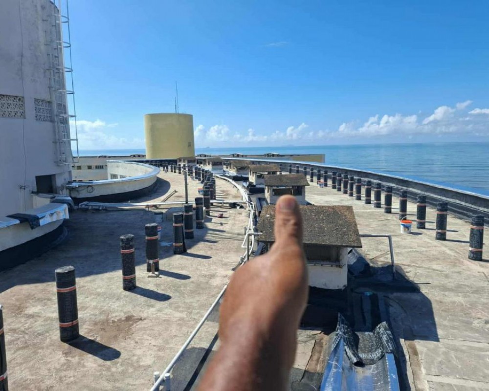 Imagem 62 da galeria Impermeabilização de laje exposta com manta asfáltica aluminada.