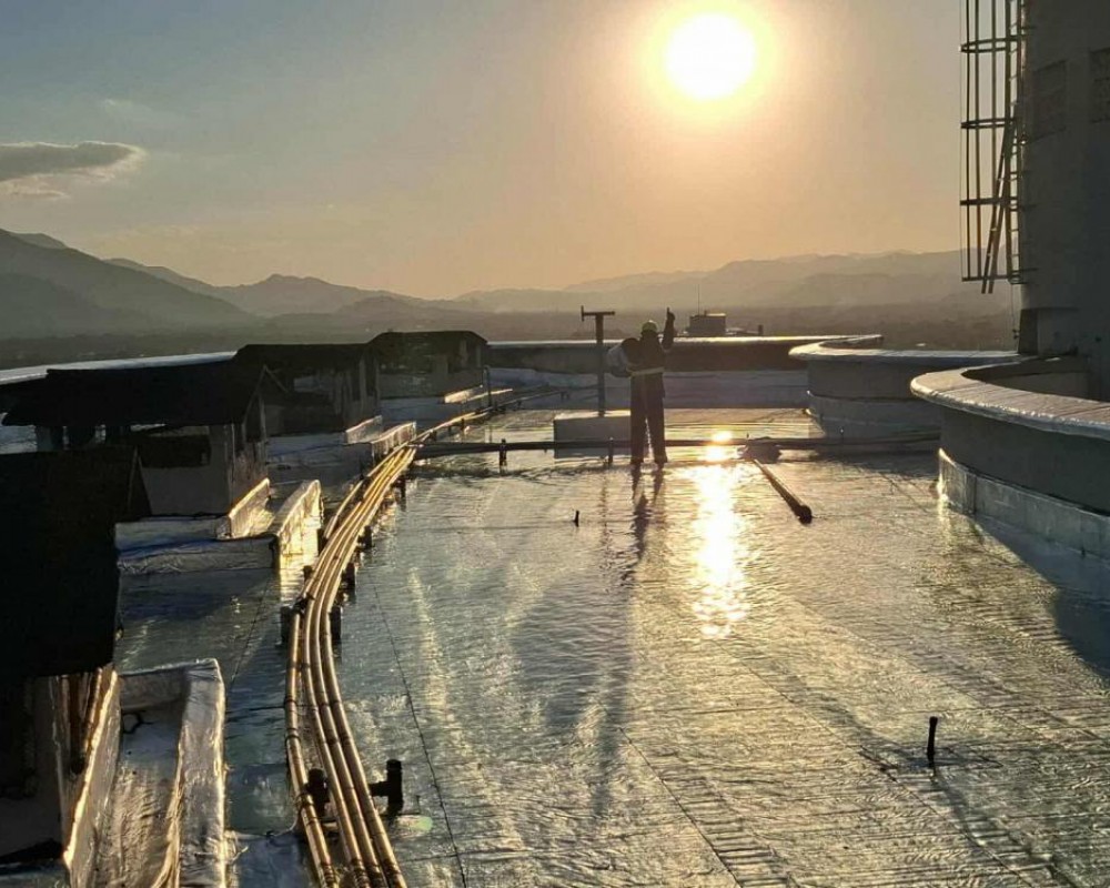 Imagem 52 da galeria Impermeabilização de laje exposta com manta asfáltica aluminada.