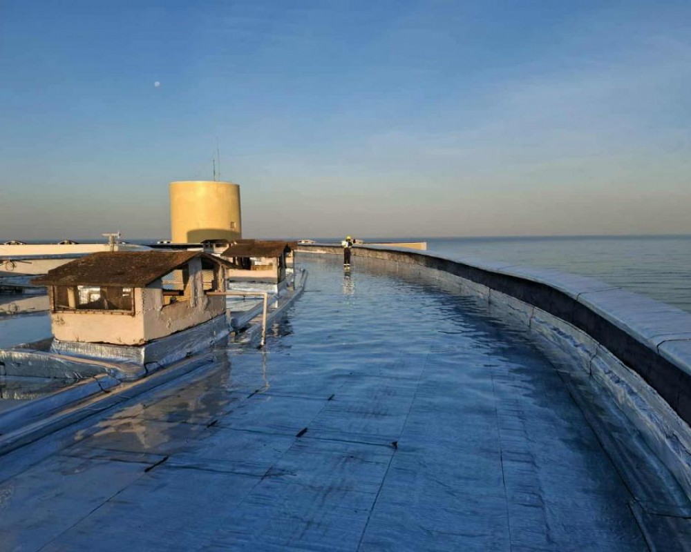 Imagem 61 da galeria Impermeabilização de laje exposta com manta asfáltica aluminada.