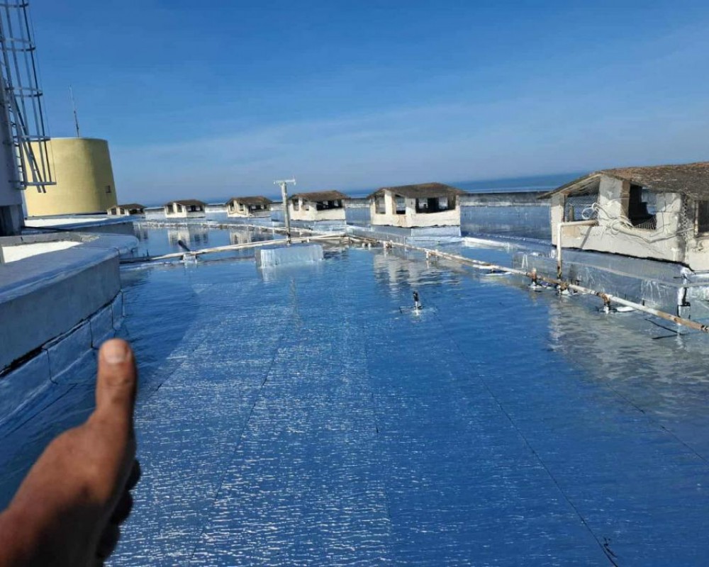 Imagem 21 da galeria Impermeabilização de laje exposta com manta asfáltica aluminada.