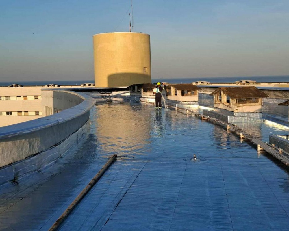 Imagem 40 da galeria Impermeabilização de laje exposta com manta asfáltica aluminada.