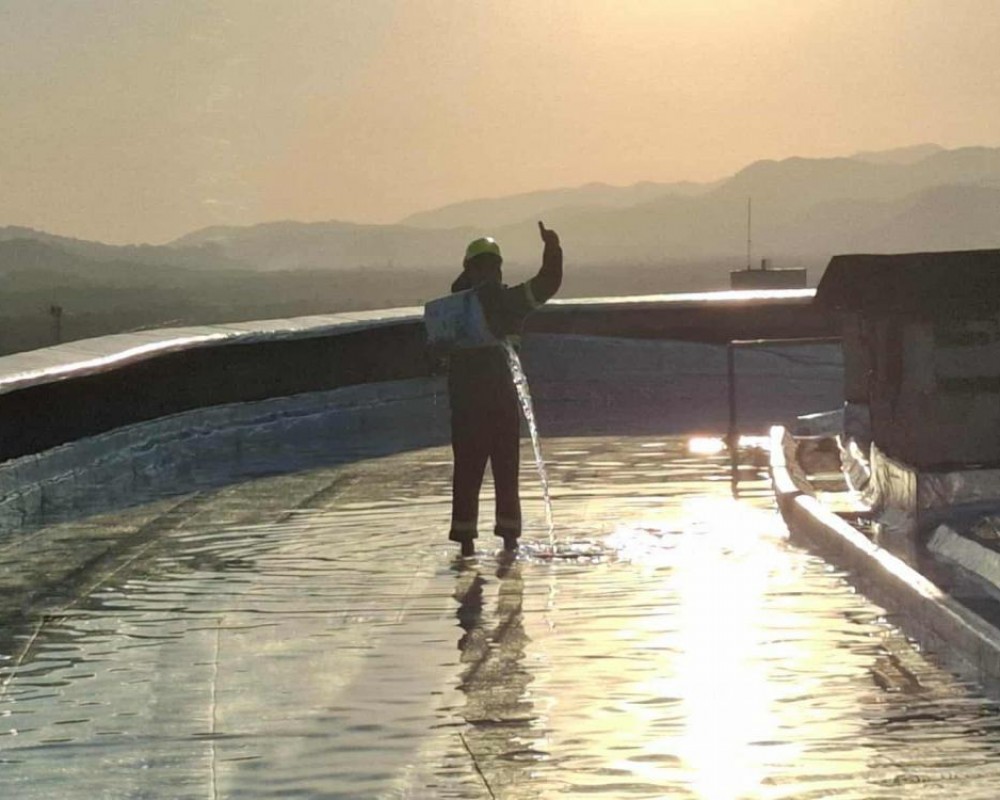 Imagem 49 da galeria Impermeabilização de laje exposta com manta asfáltica aluminada.