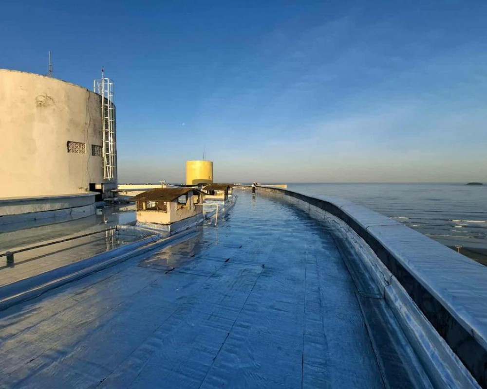 Imagem 39 da galeria Impermeabilização de laje exposta com manta asfáltica aluminada.