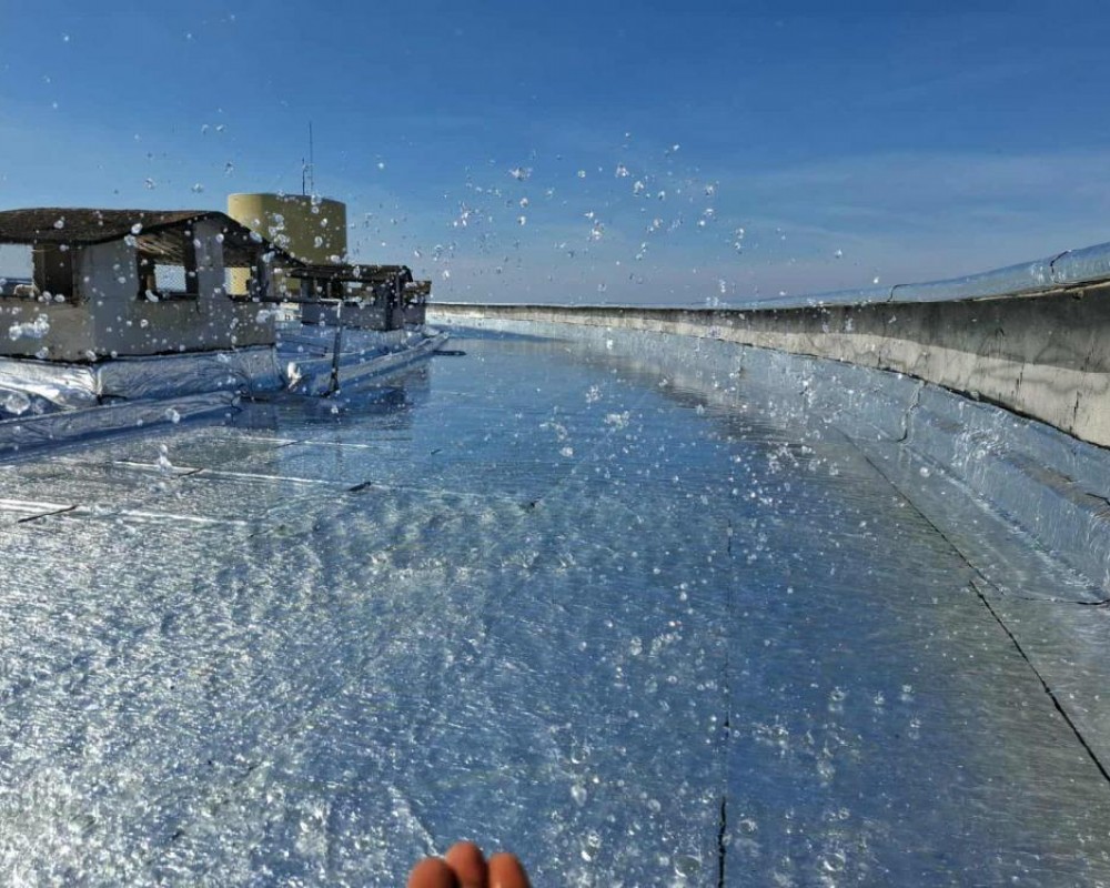 Imagem 28 da galeria Impermeabilização de laje exposta com manta asfáltica aluminada.