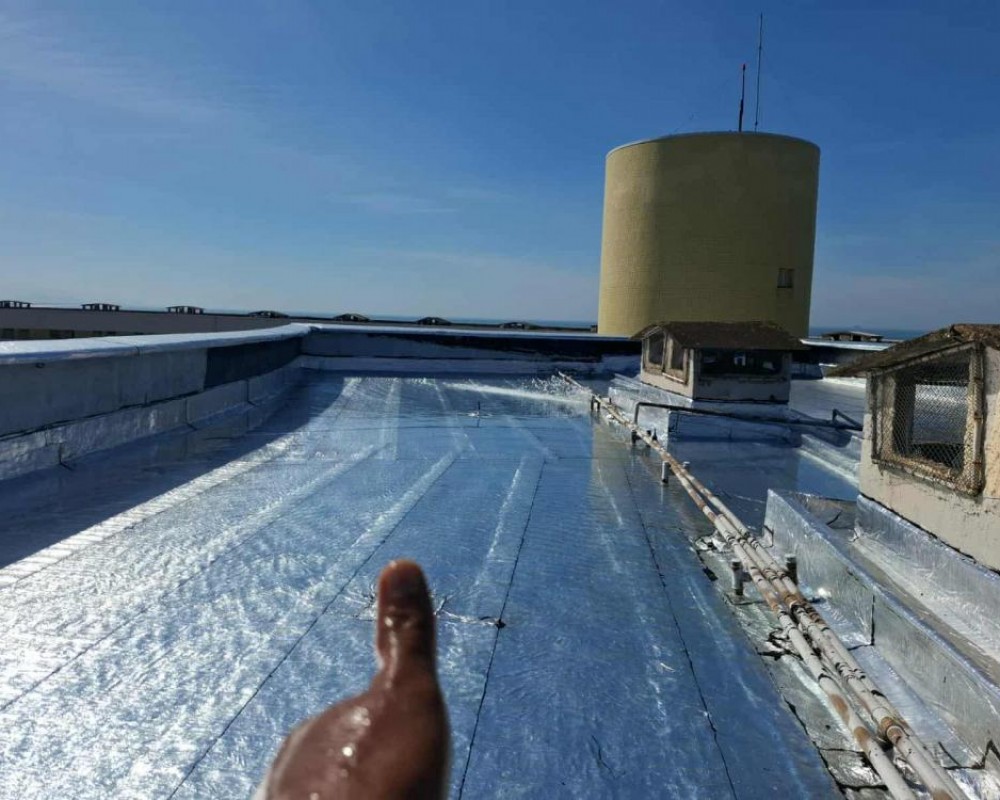 Imagem 37 da galeria Impermeabilização de laje exposta com manta asfáltica aluminada.