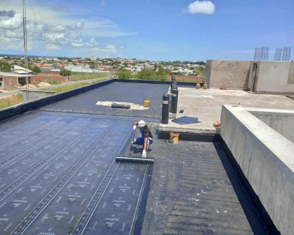 Imagem 36 da galeria Impermeabilização de laje exposta com manta asfáltica aluminada.
