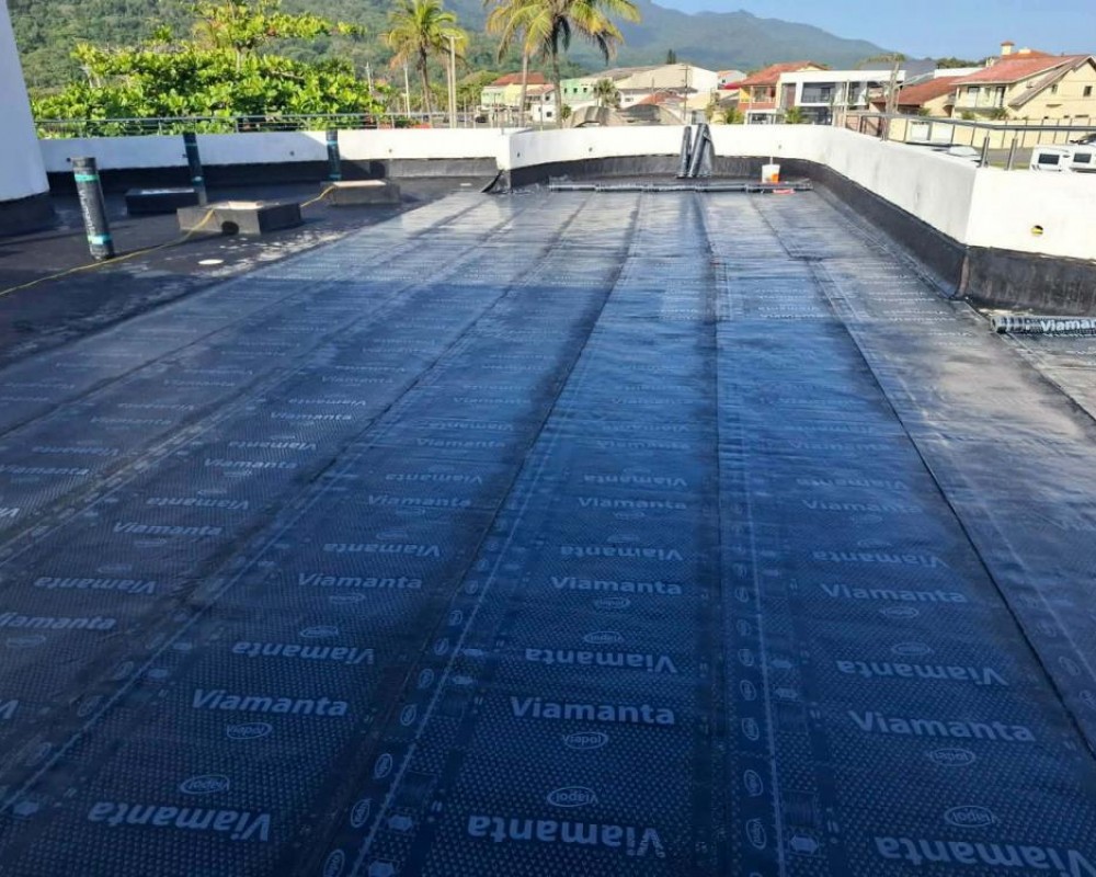 Imagem 11 da galeria Impermeabilização de laje com manta asfáltica, impede passagem de água indesejada.