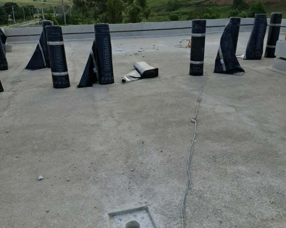 Imagem 9 da galeria Impermeabilização de laje com manta asfáltica, impede passagem de água indesejada.