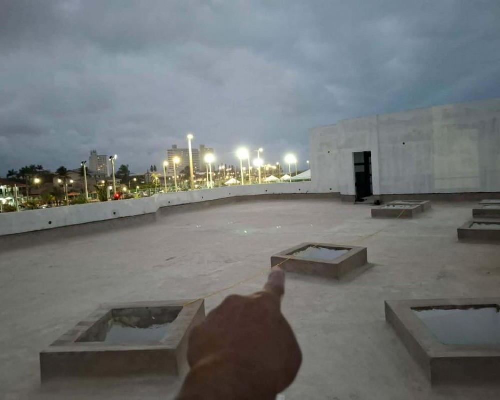 Imagem 8 da galeria Impermeabilização de laje com manta asfáltica, impede passagem de água indesejada.