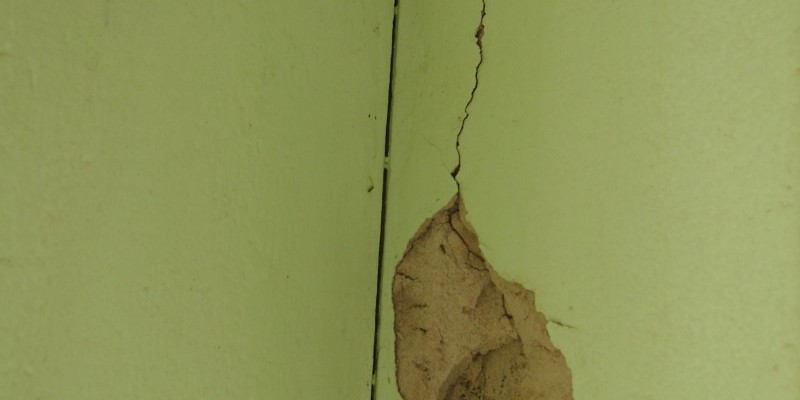 Impermeabilização e tratamento de trincas e Dilatação, problemas com trincas e dilatação, temos a solução. Impermeabilização e tratamento de trincas e Dilatação, problemas com trincas e dilatação, temos a solução.