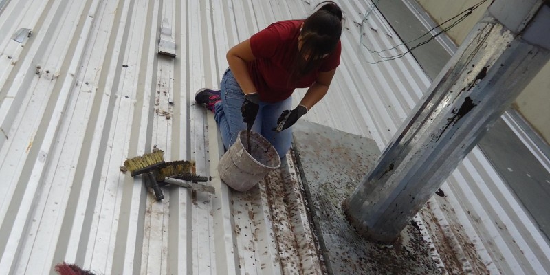 Impermeabilização e Isolamento Térmico para Telhados e Coberturas, com manta aluminizada e tinta térmica. Impermeabilização e Isolamento Térmico para Telhados e Coberturas, com manta aluminizada e tinta térmica.