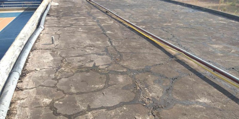 Impermeabilização de laje com manta aluminada 4mm, impede passagem de água e calor indesejado. Impermeabilização de laje com manta aluminada 4mm, impede passagem de água e calor indesejado.