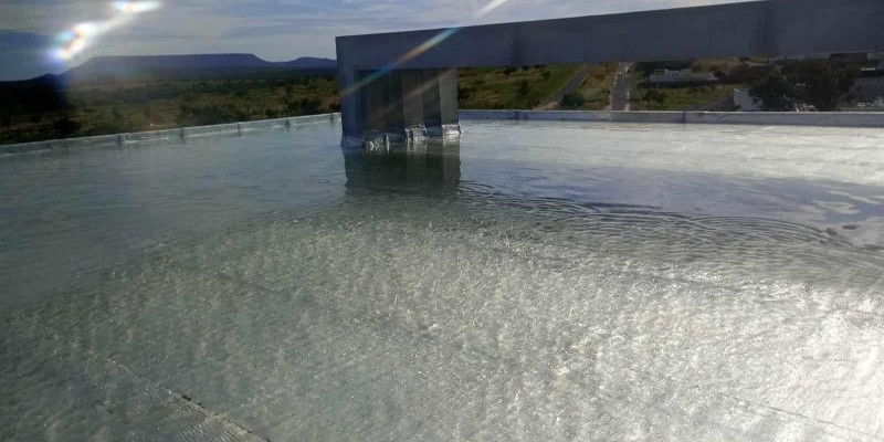 impermeabilização de laje exposta, com manta aluminada impede passagem de água e calor. impermeabilização de laje exposta, com manta aluminada impede passagem de água e calor.