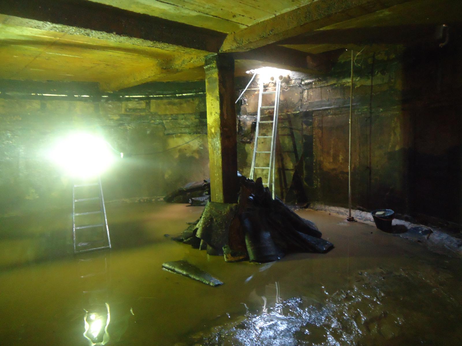 Impermeabilização de Caixa D'Água, remoção de manta. 