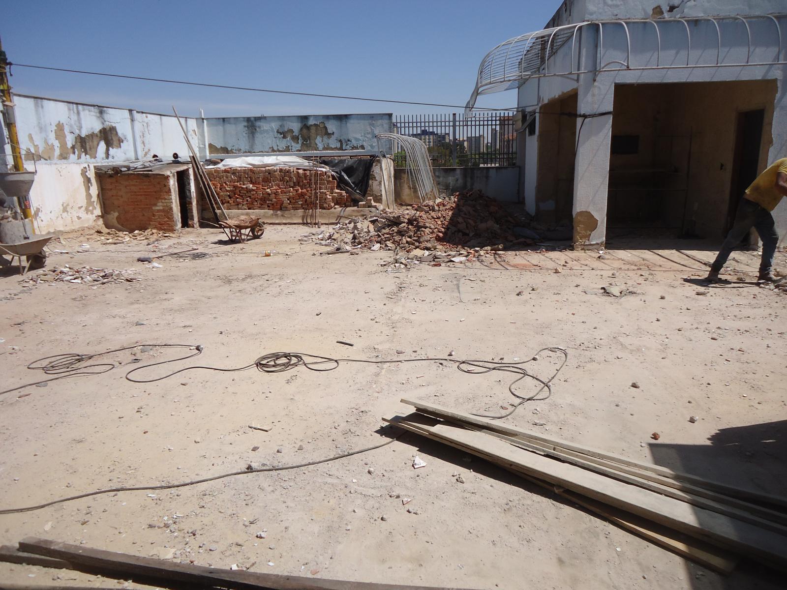 Impermeabilização e tratamento de umidade em laje.