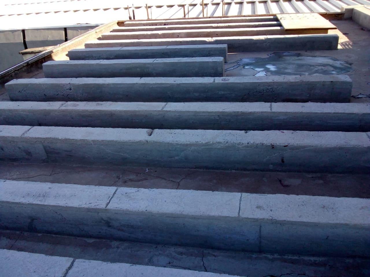 Impermeabilização de laje com manta asfáltica.