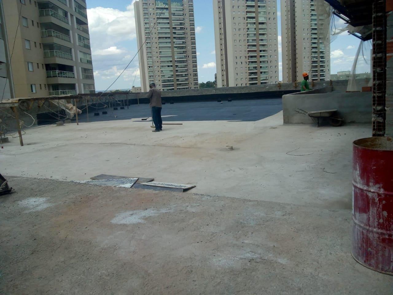 Impermeabilização de lajes e coberturas expostas.