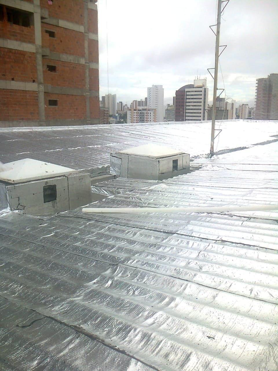 Impermeabilização, Isolamento Térmico para Telhados e Coberturas com Manta Asfáltica Aluminizada.