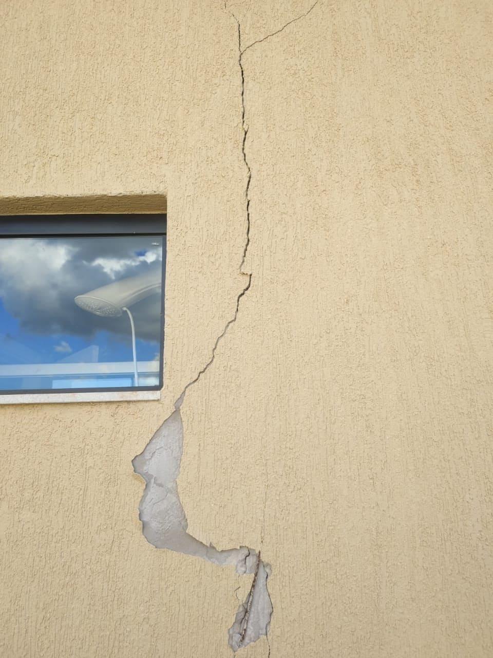 Impermeabilização e tratamento de trincas e dilatação.