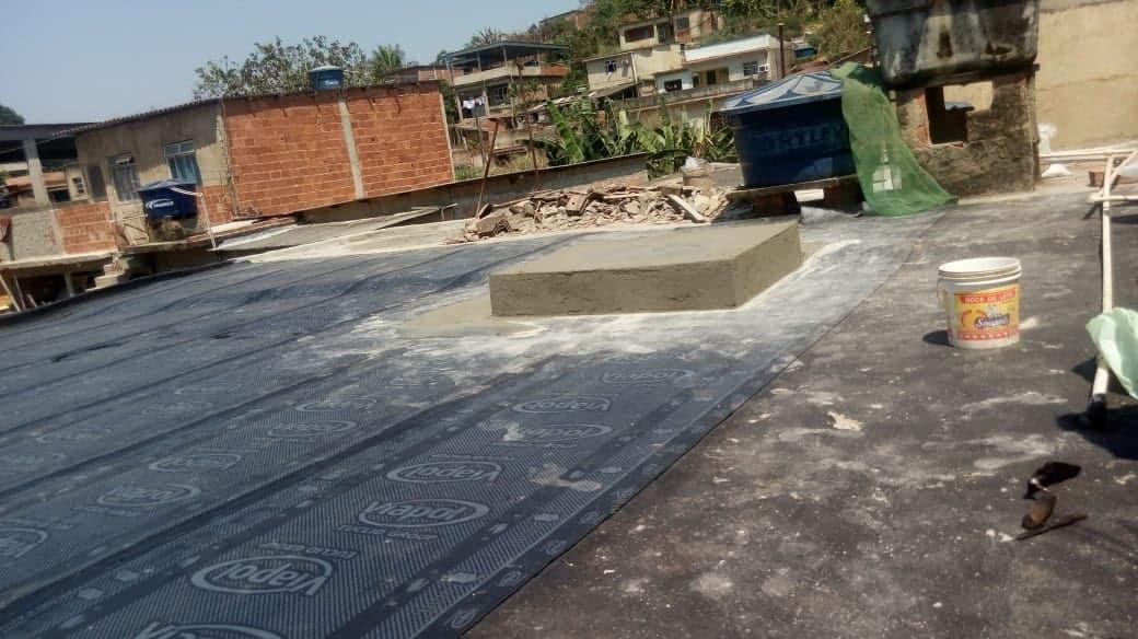 Impermeabilização de lajes e coberturas expostas.