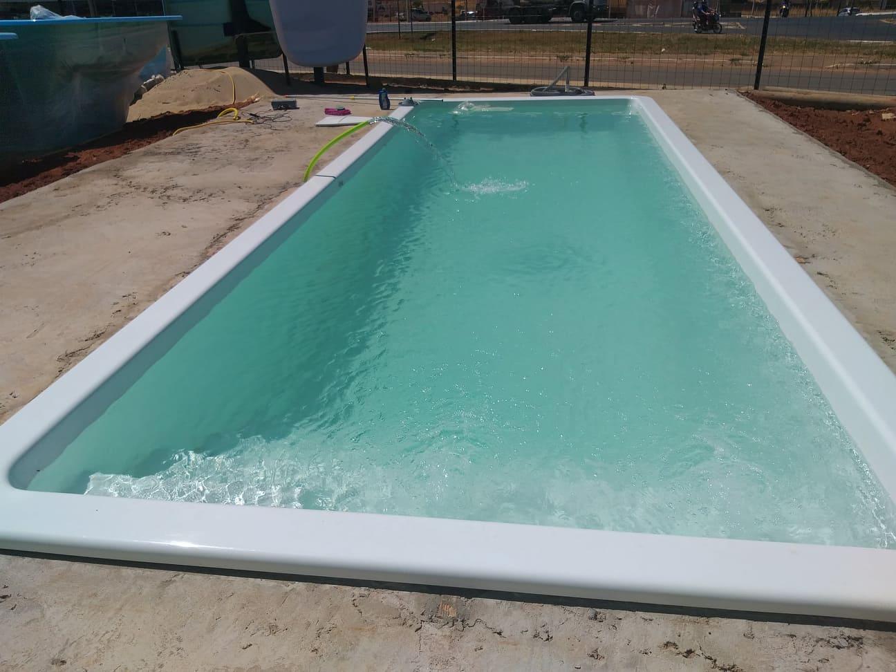 Impermeabilização, manutenção, instalação de piscinas.