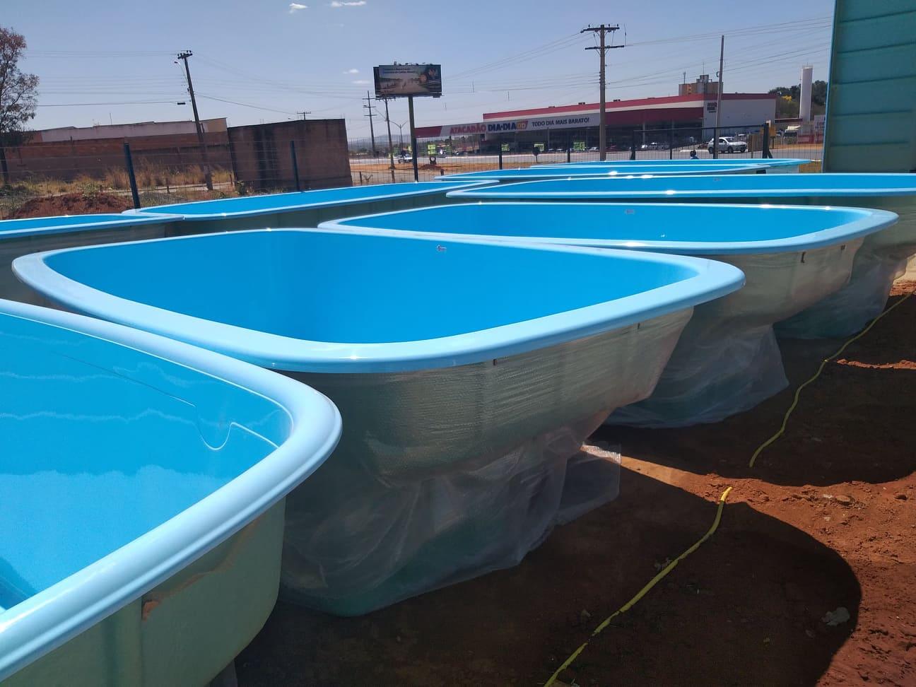 Impermeabilização, manutenção, reforma e instalação de piscinas.