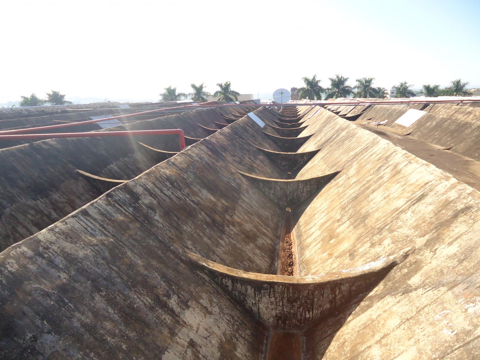 Impermeabilização de Laje com Manta Asfáltica comum Aluminizada e Cristalização.