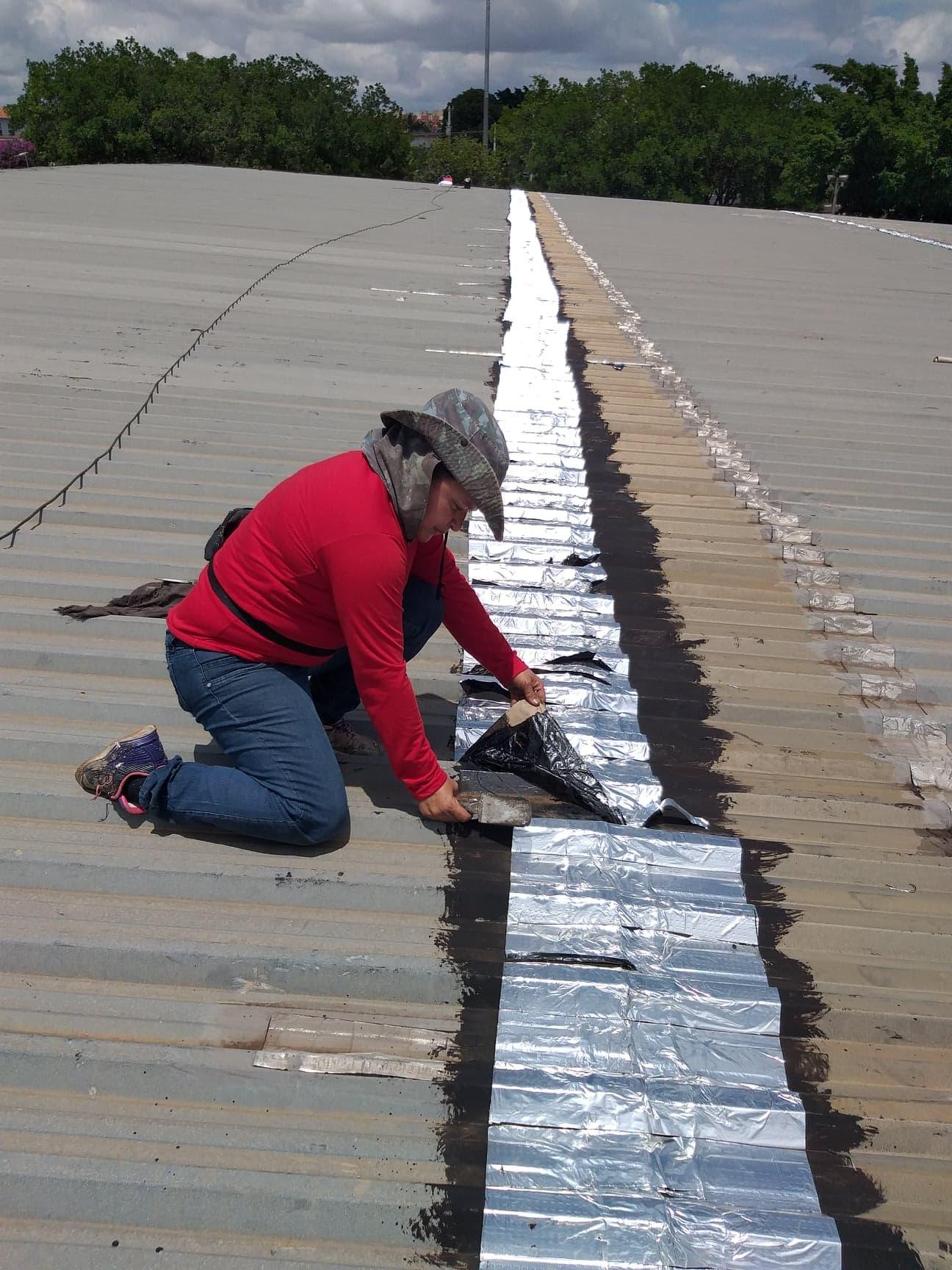 Impermeabilização de Telhados Galvanizados e Cimentícios, para Industrias e comércios.