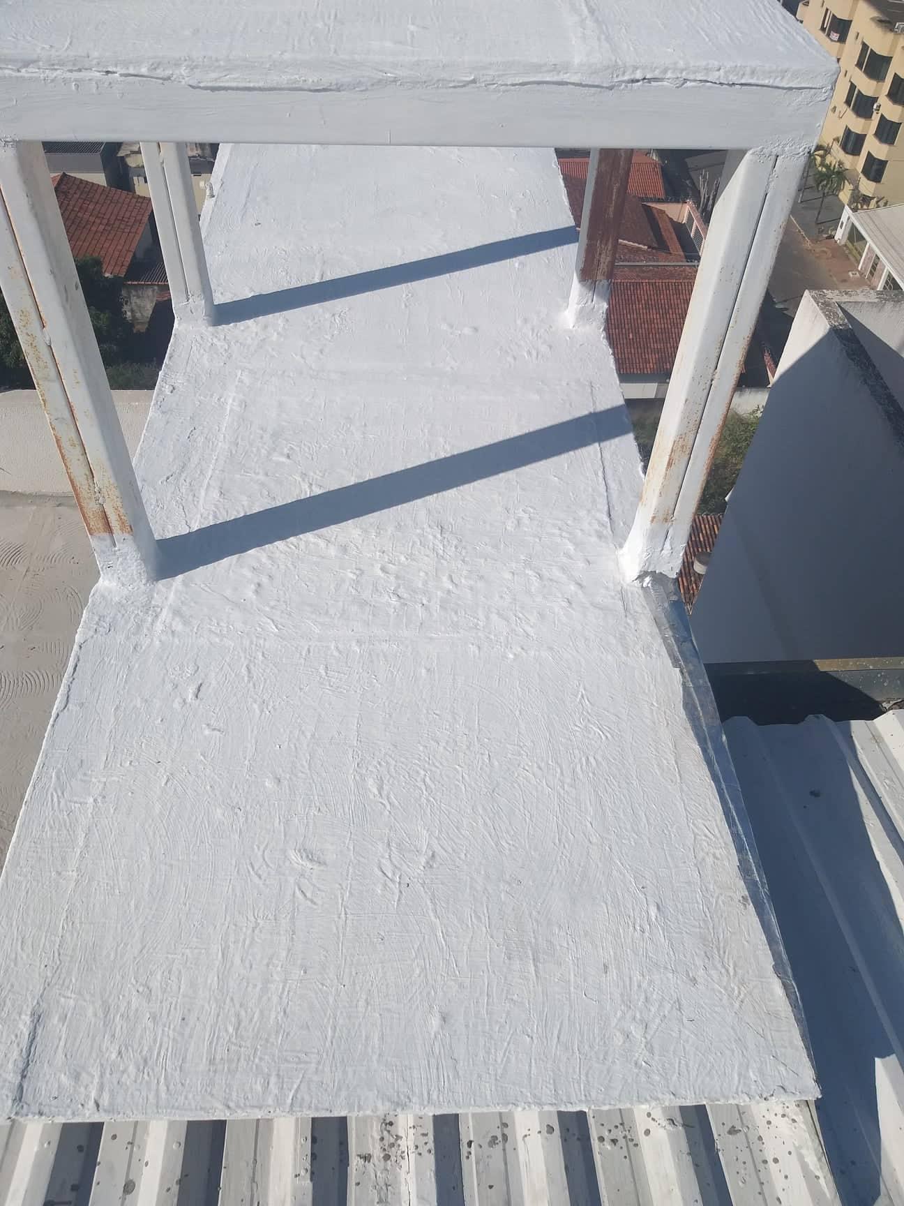 Impermeabilização e isolamento térmico, para telhados e coberturas.