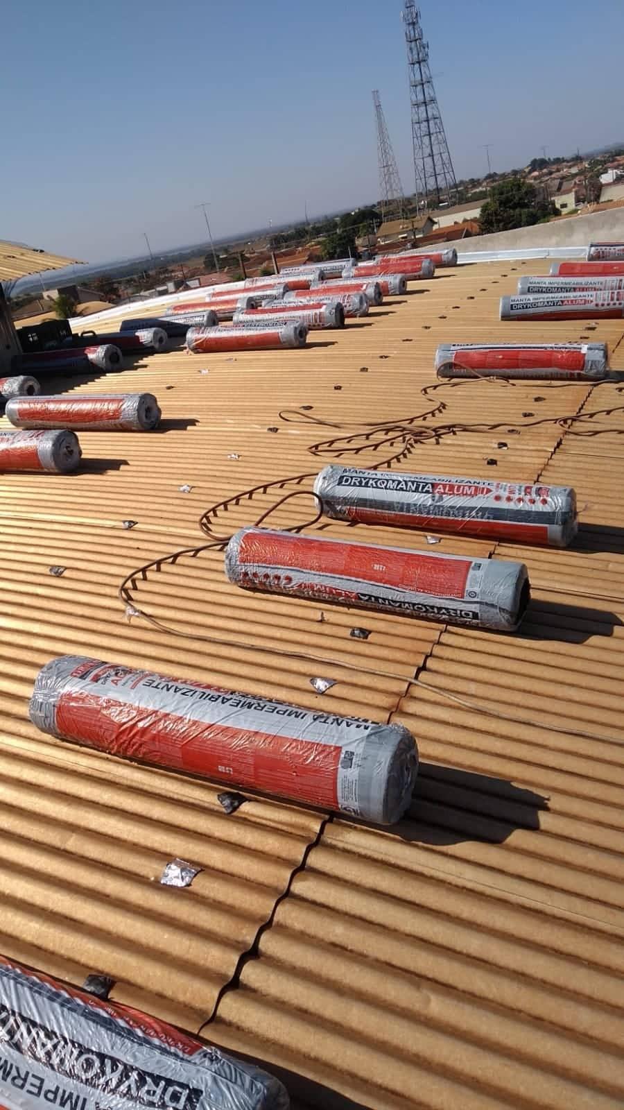 Impermeabilização e isolamento térmico, para telhados e coberturas.