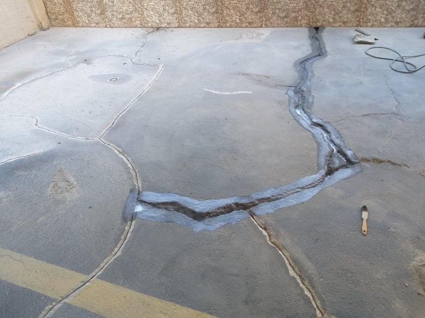 Tratamento de trincas e dilatações.