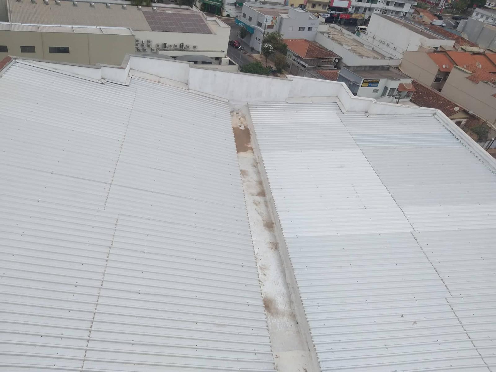 Impermeabilização e isolamento térmico, para telhados e coberturas.