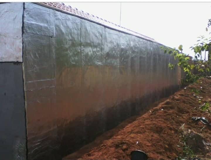 Impermeabilização de paredes e muros de arrimo.