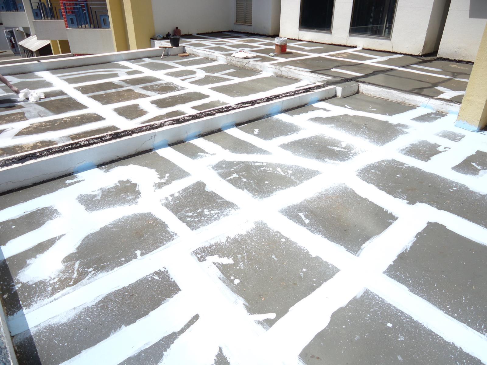 Impermeabilização de lajes e coberturas expostas.