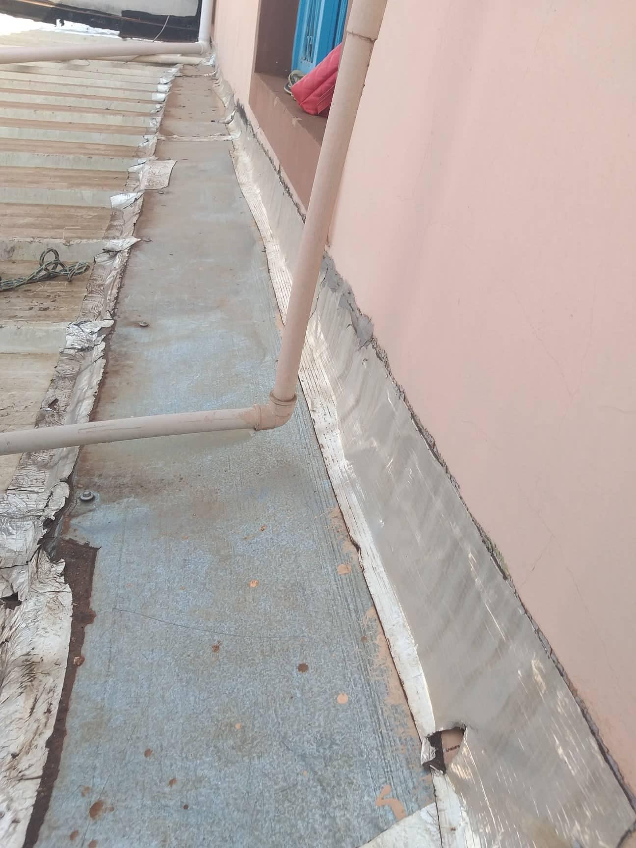 Impermeabilização de calhas e telhados.