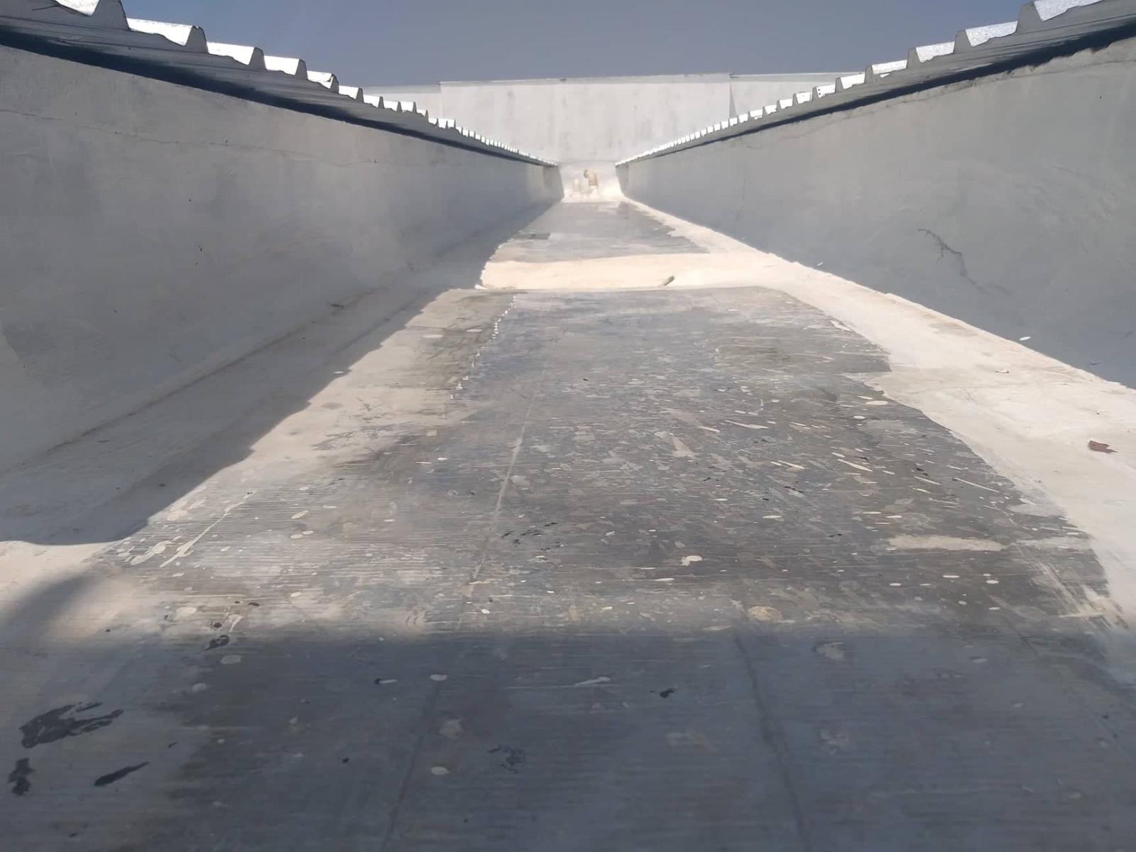 Impermeabilização de telhados e calhas.