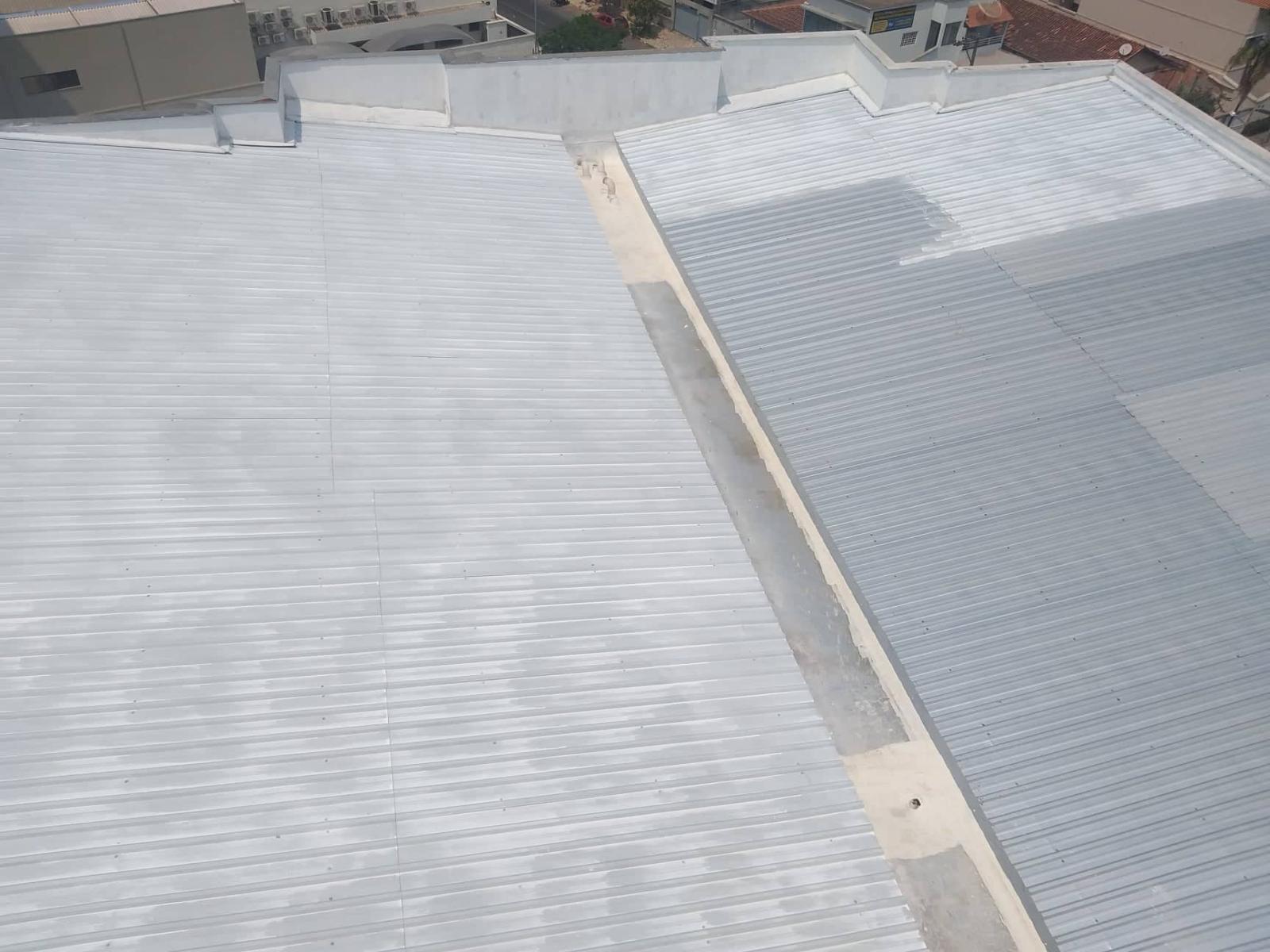 Impermeabilização e isolamento térmico, para telhados e coberturas.