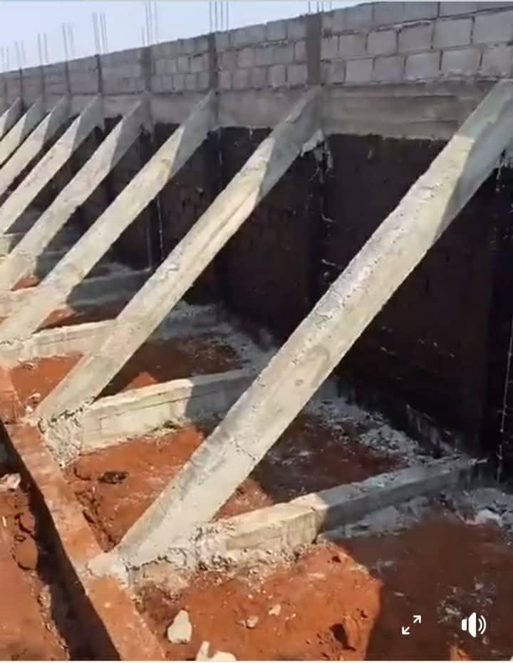 Impermeabilização de baldrame e muro de arrimo.