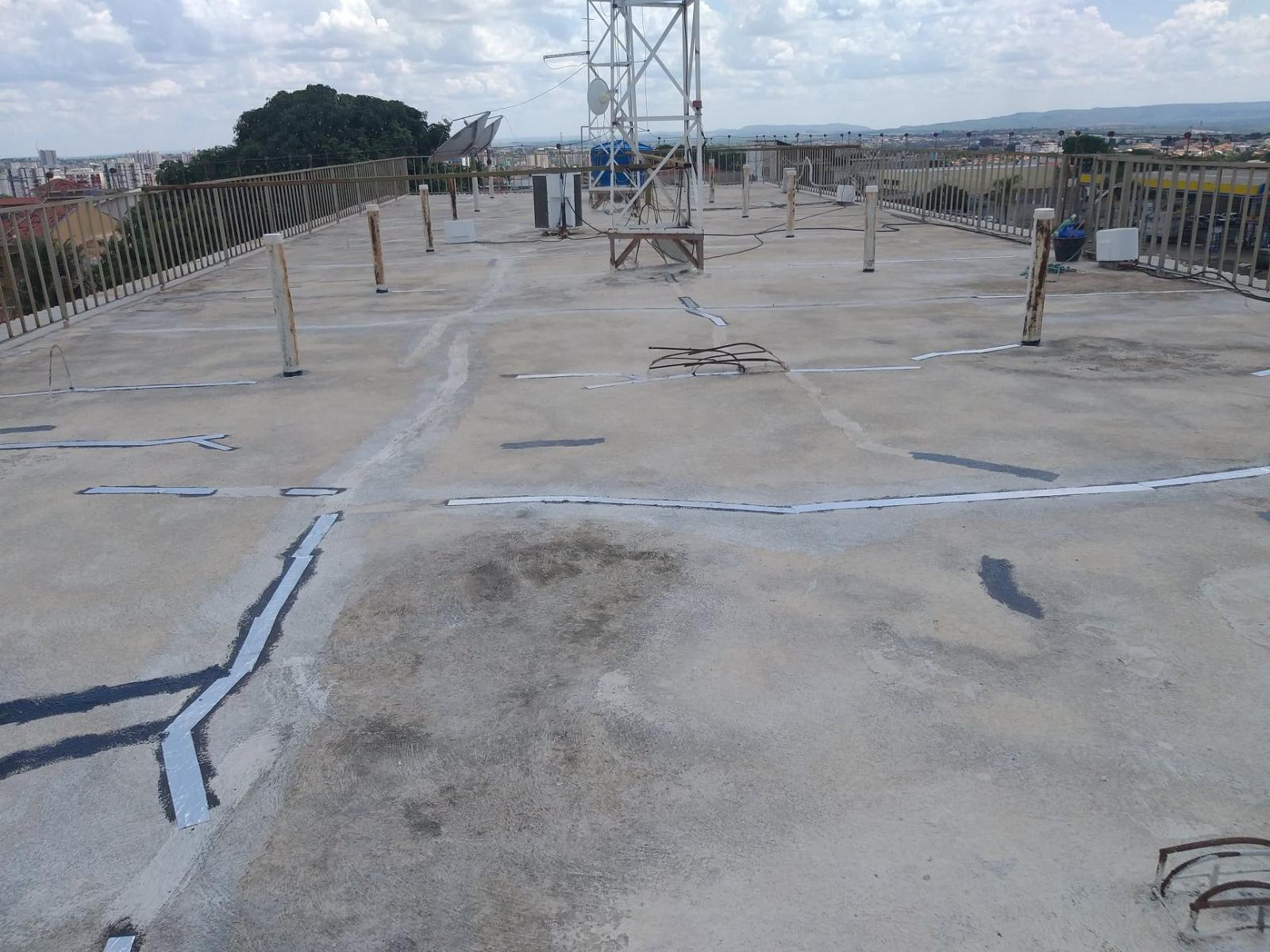 Impermeabilização de lajes e coberturas expostas.