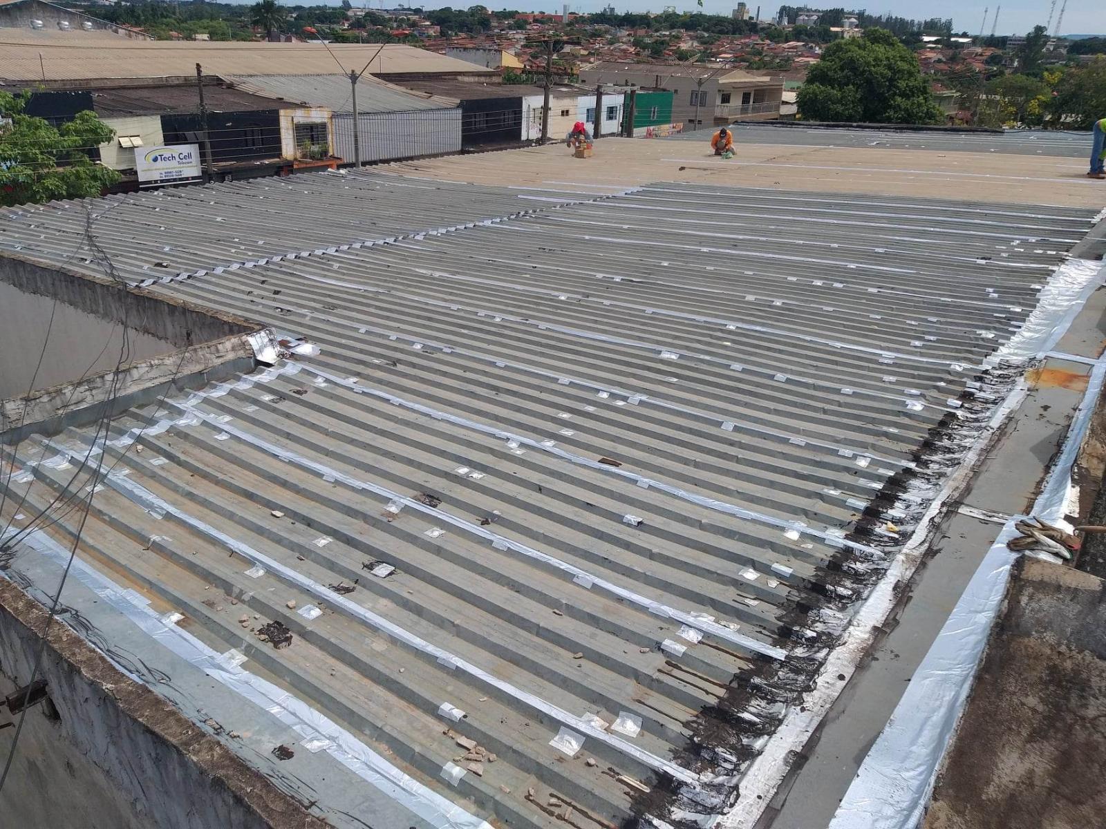 Impermeabilização e isolamento térmico, para telhados e coberturas.