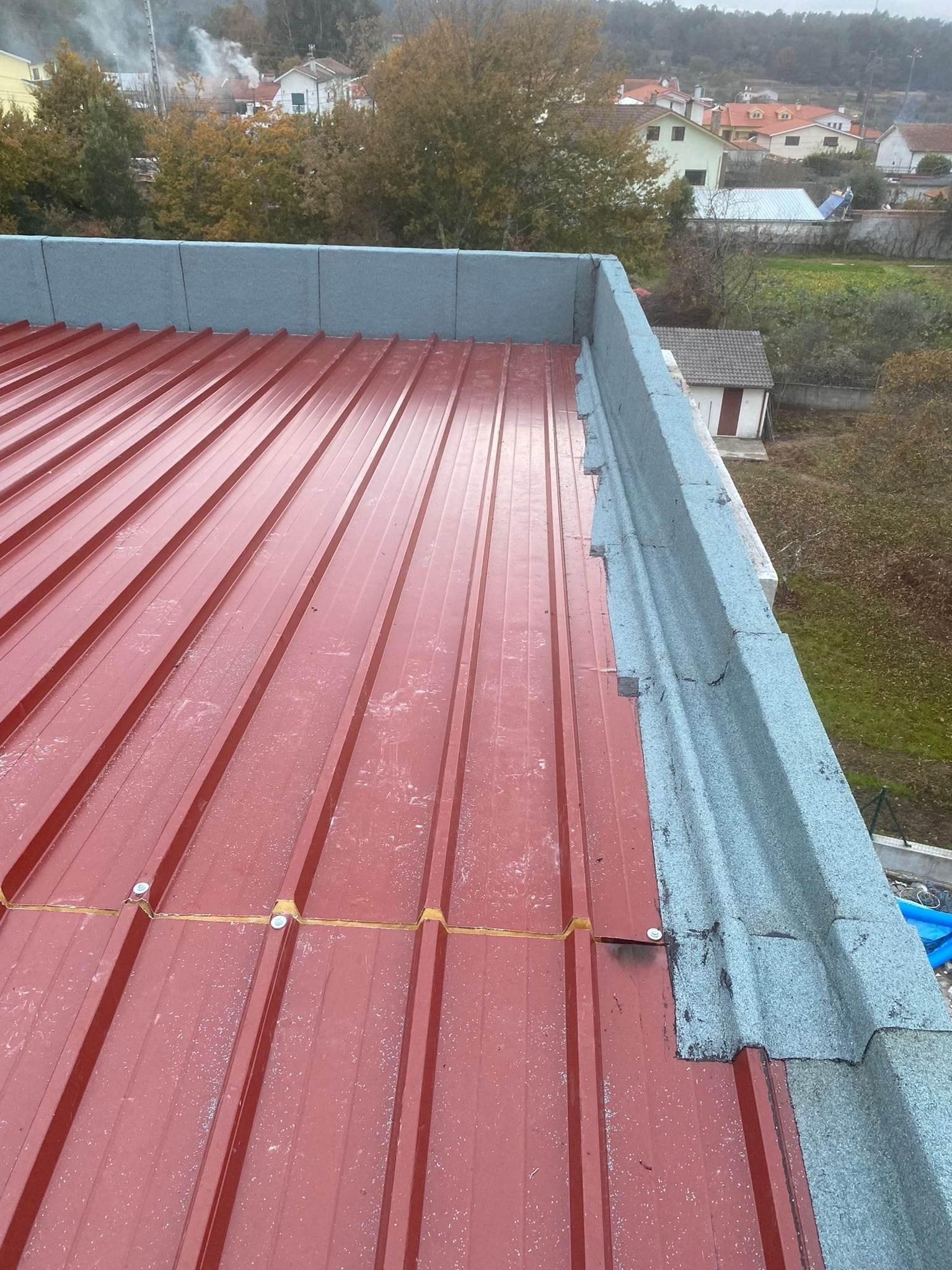 Impermeabilização de telhados e coberturas.