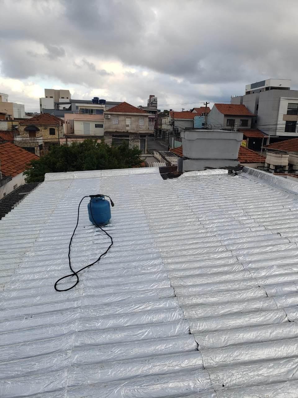 Impermeabilização e isolamento térmico, para telhados e coberturas.