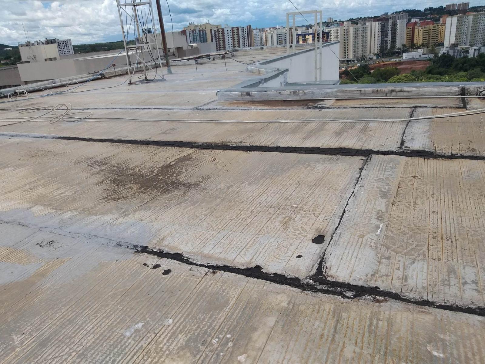 Impermeabilização de lajes e coberturas expostas.