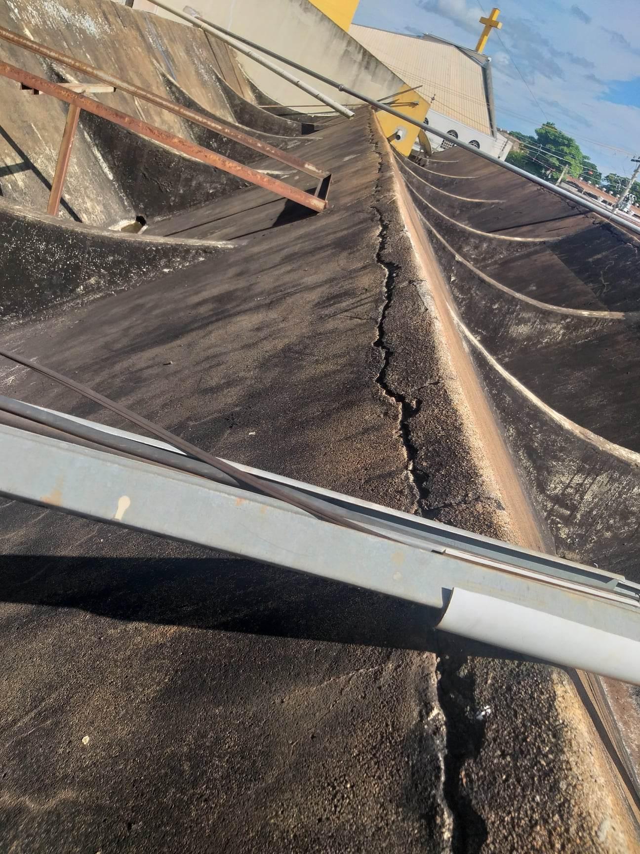 Impermeabilização de lajes e coberturas expostas.