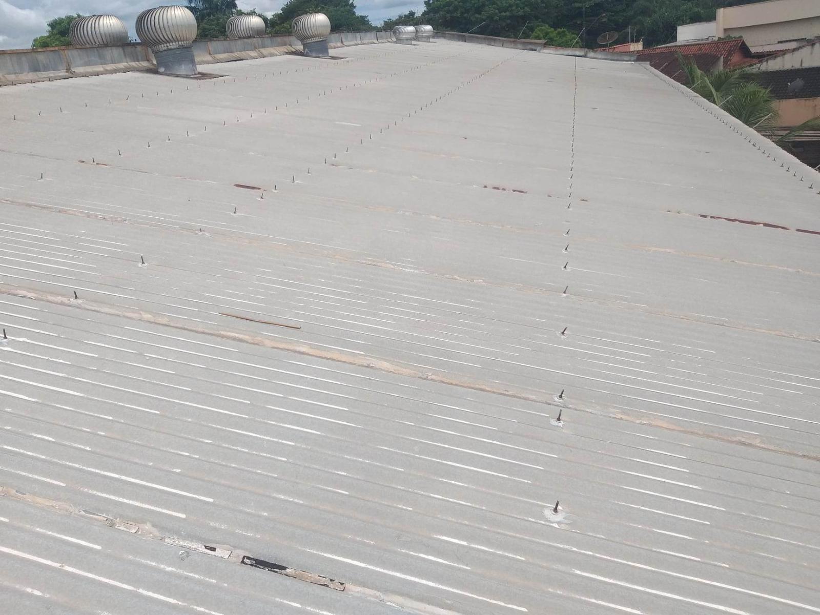 Impermeabilização de telhados e coberturas.